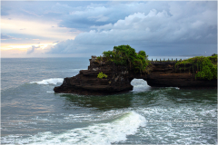 Sunset beach Tanah Lot